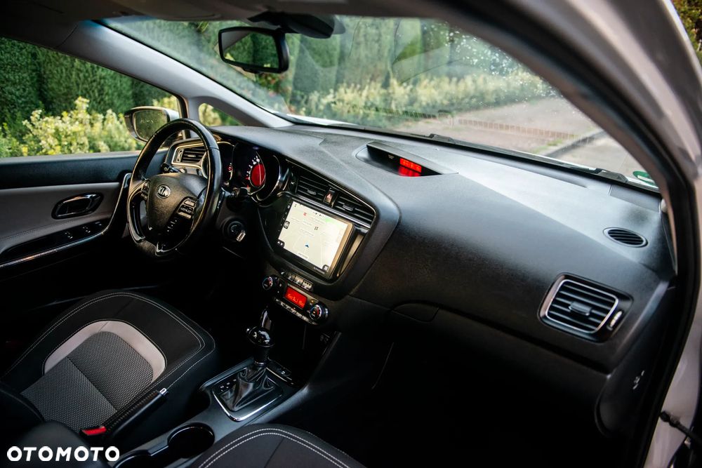 Kia Ceed 1.6 GDI DCT Vision - 38