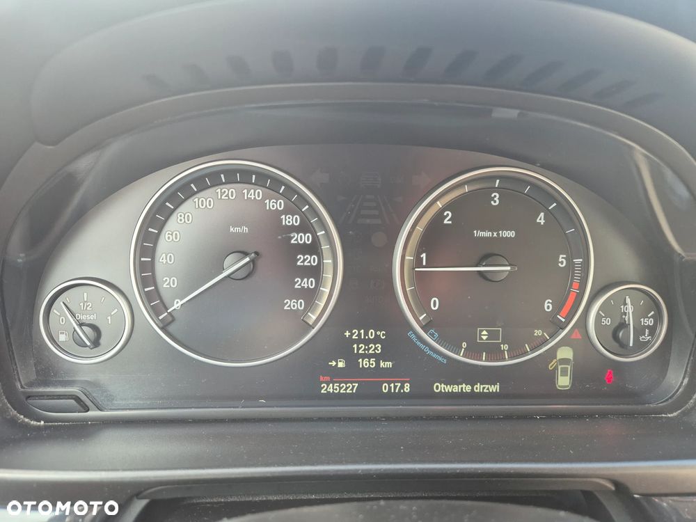BMW Seria 5 520d - 13