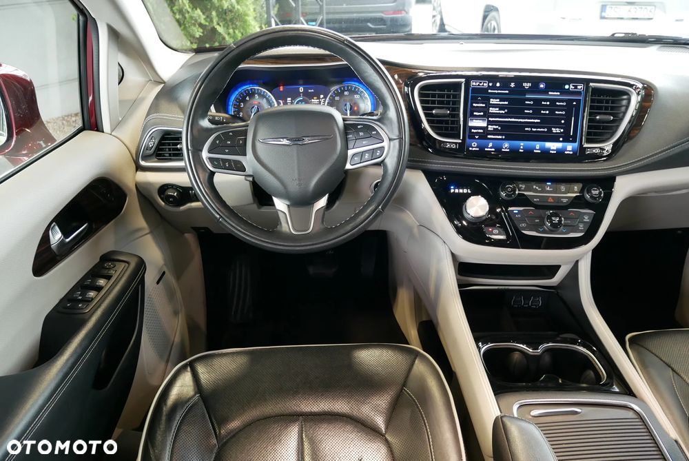 Chrysler Pacifica - 14