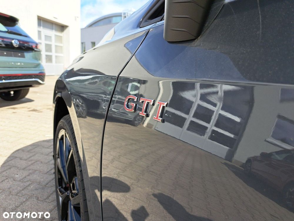 Volkswagen Golf - 31