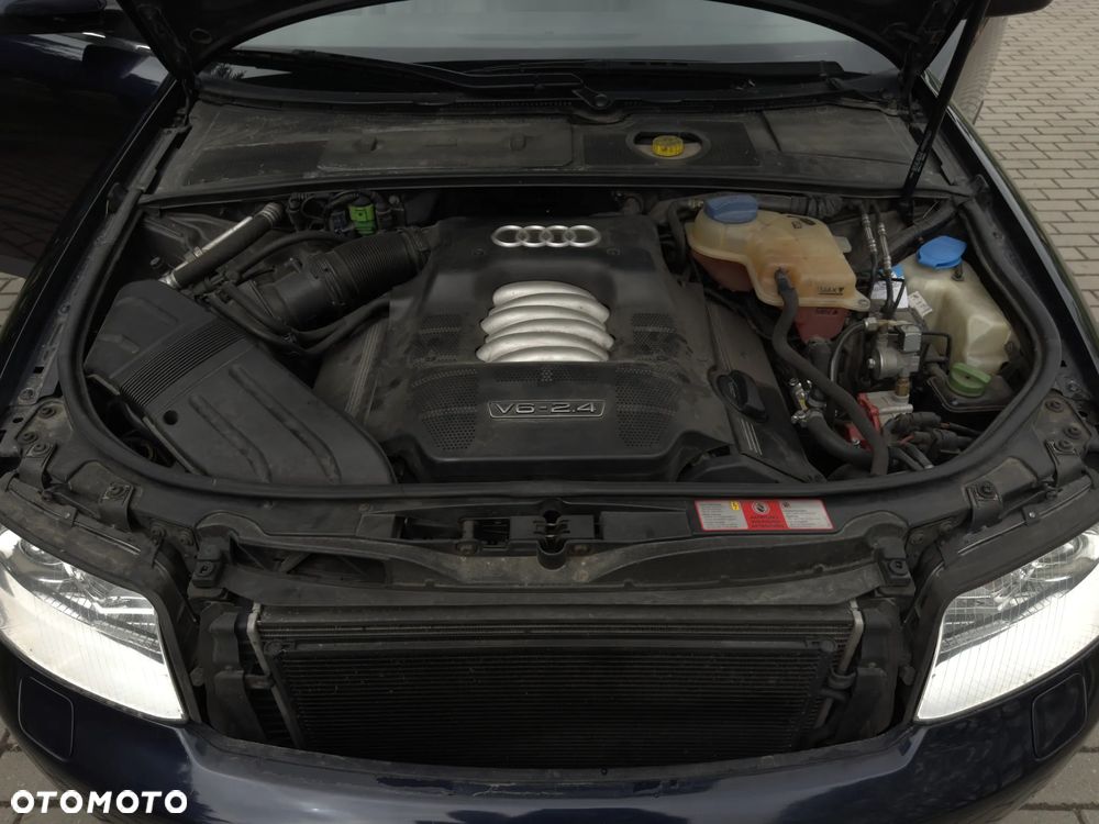 Audi A4 Avant 2.4 - 8