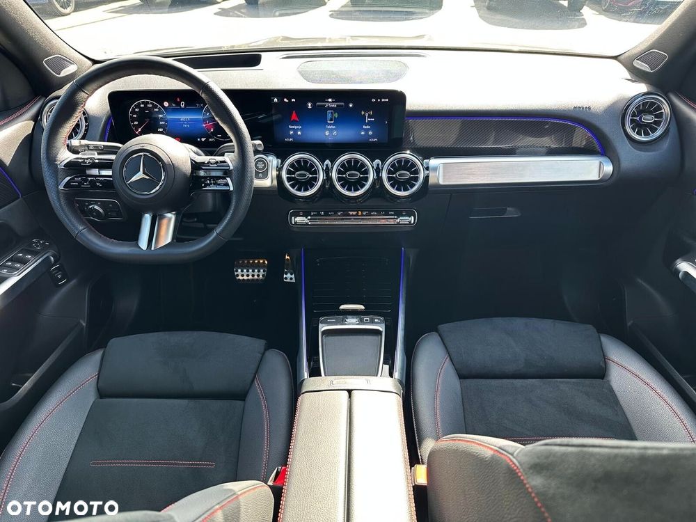 Mercedes-Benz GLB - 8