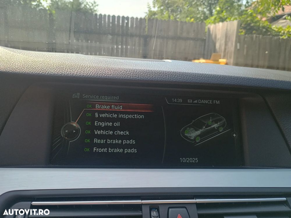 BMW Seria 5 530d xDrive - 14