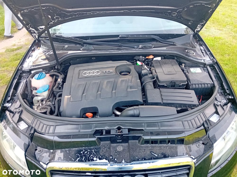 Audi A3 Sportback 1.6 TDI DPF Ambition - 6