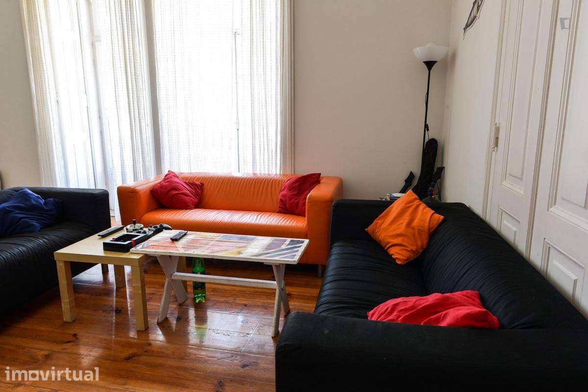 Quarto - localizado em Intendente Lisbon - Grande imagem: 4/19