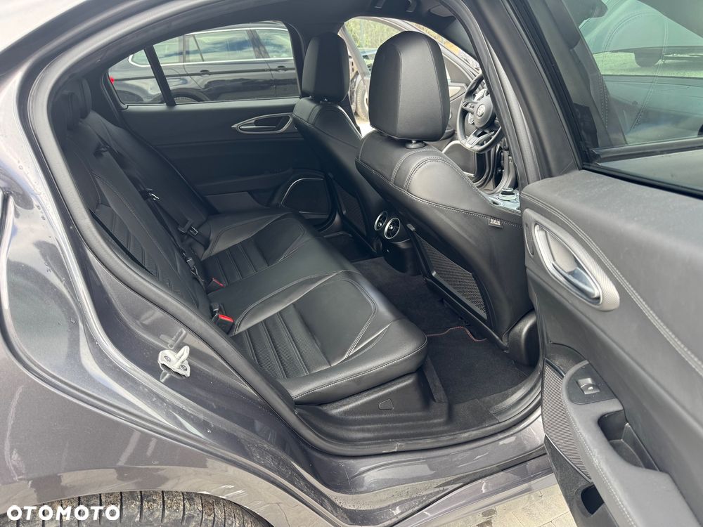 Alfa Romeo Giulia 2.0 Turbo Veloce Q4 - 37