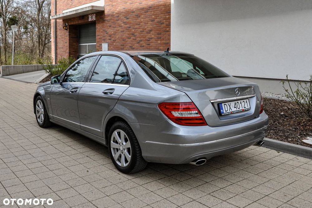 Mercedes-Benz Klasa C 350 BlueEff 4-Matic Elegance - 3