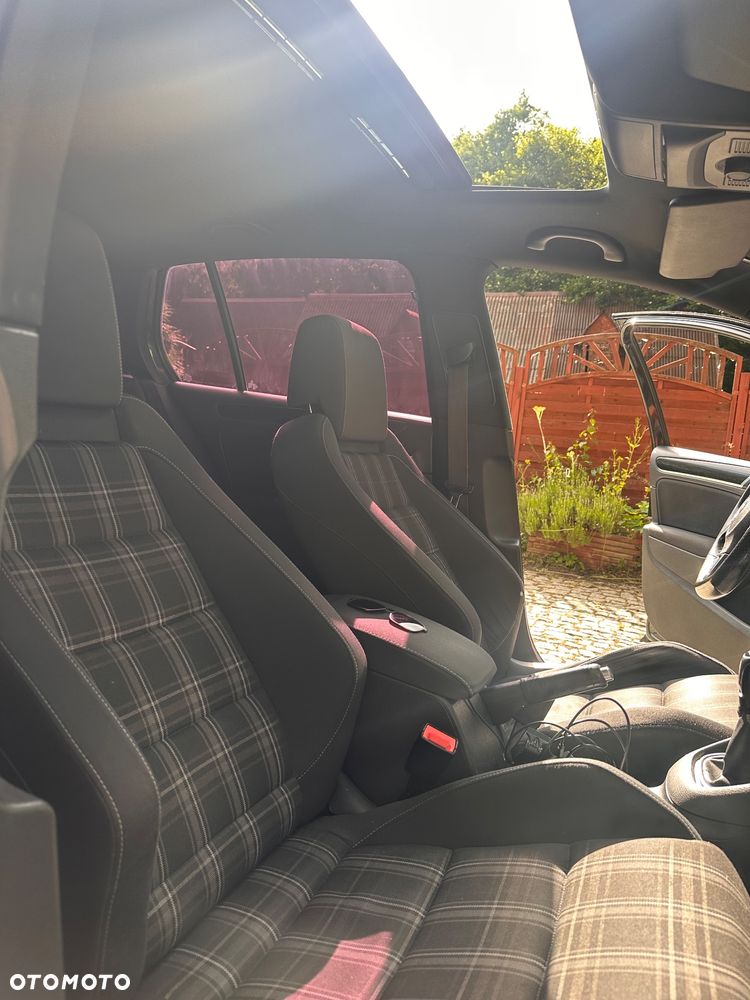 Volkswagen Golf - 19