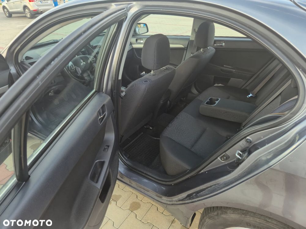 Mitsubishi Lancer 1.8 Inform - 8