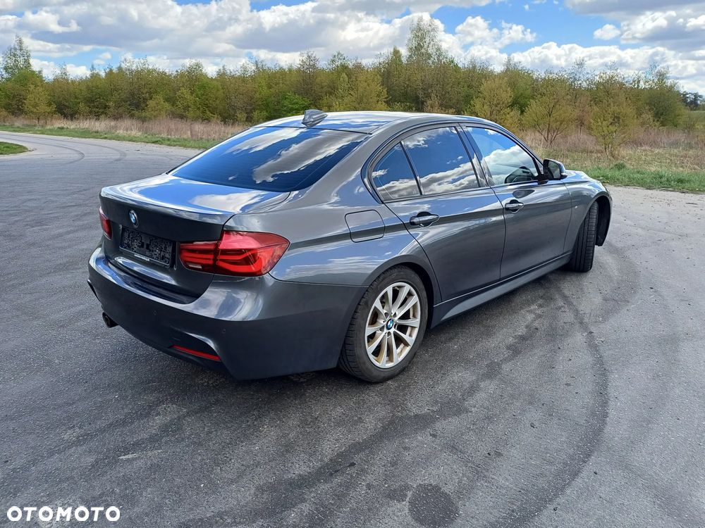 BMW Seria 3 320d M Sport - 18