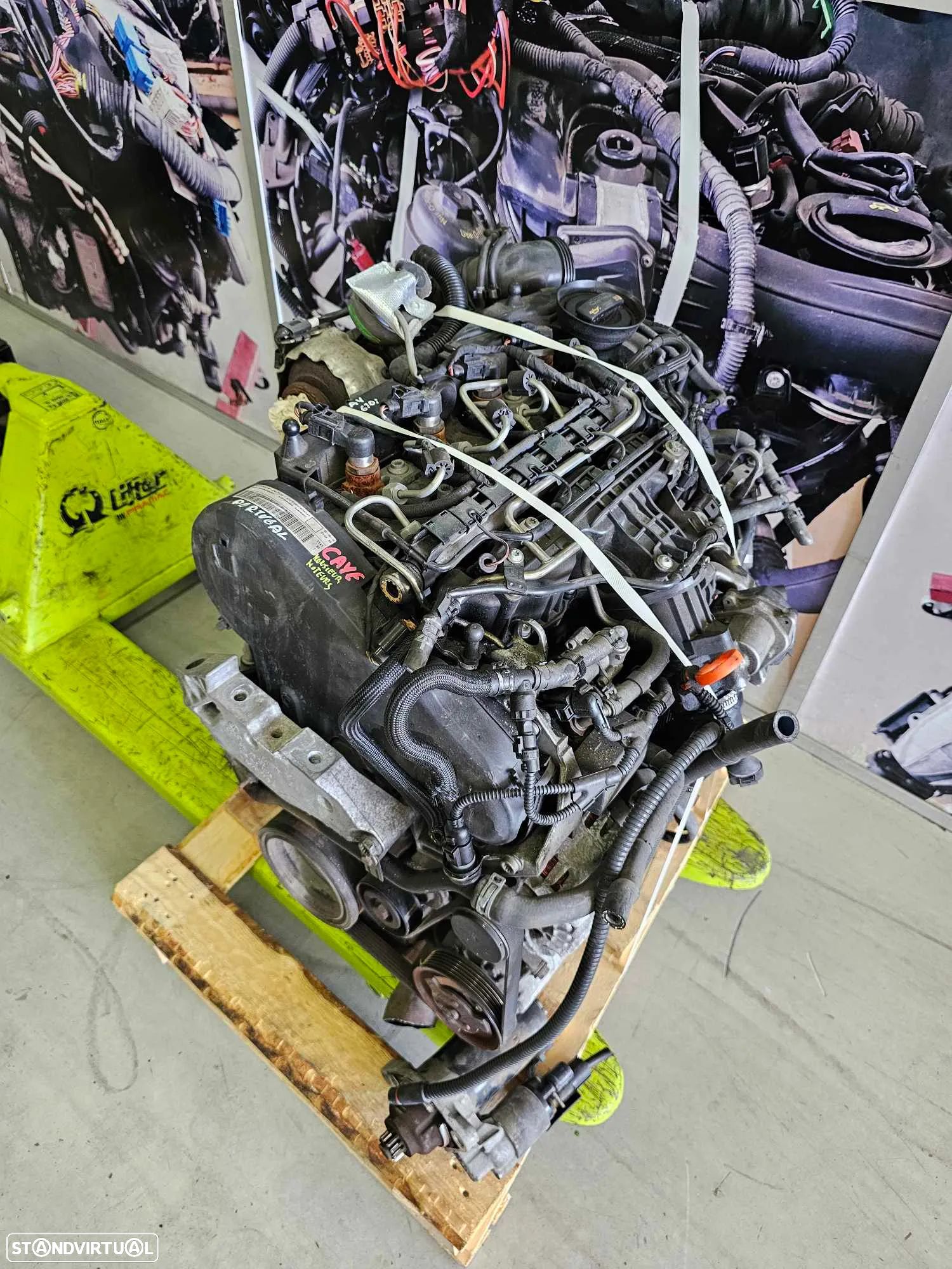 Motor Volkswagen Caddy 1.6 TDI 2012 de 75cv, ref CAYE - 1