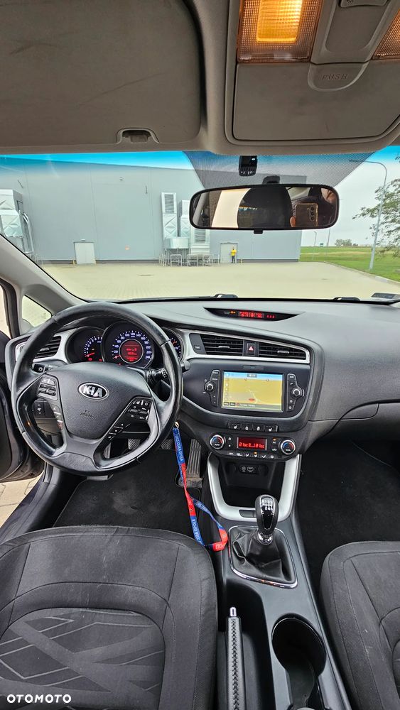 Kia Ceed - 9