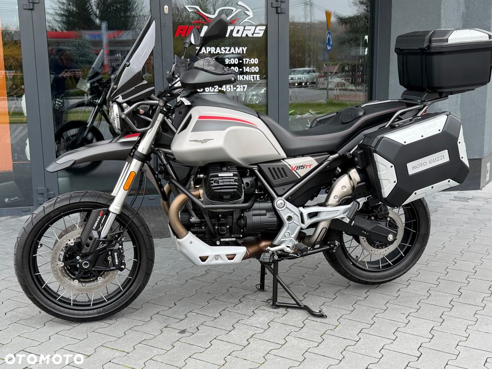 Moto Guzzi V85 - 29