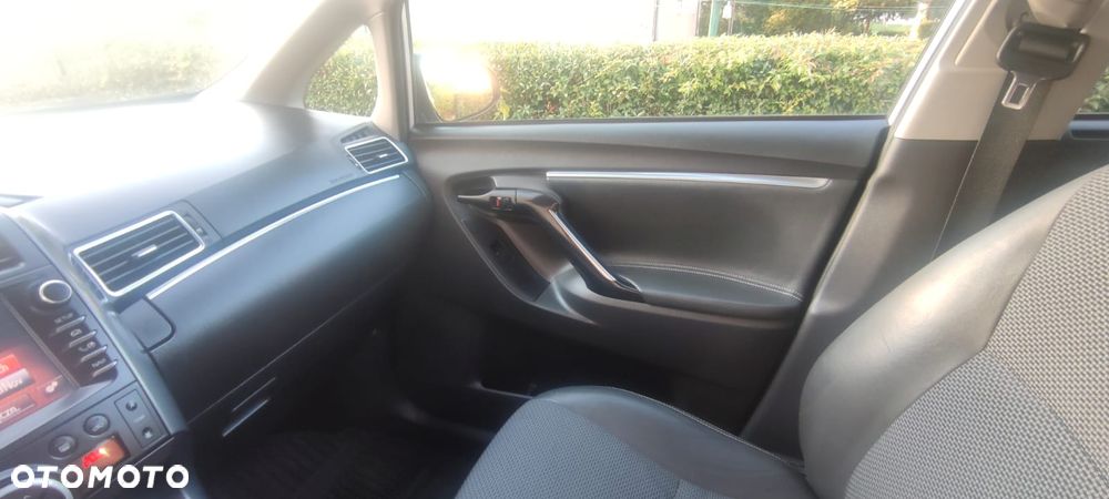Toyota Verso 1.8 Prestige MS 7os EU6 - 21