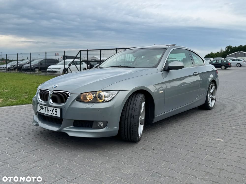 BMW Seria 3 325i - 3