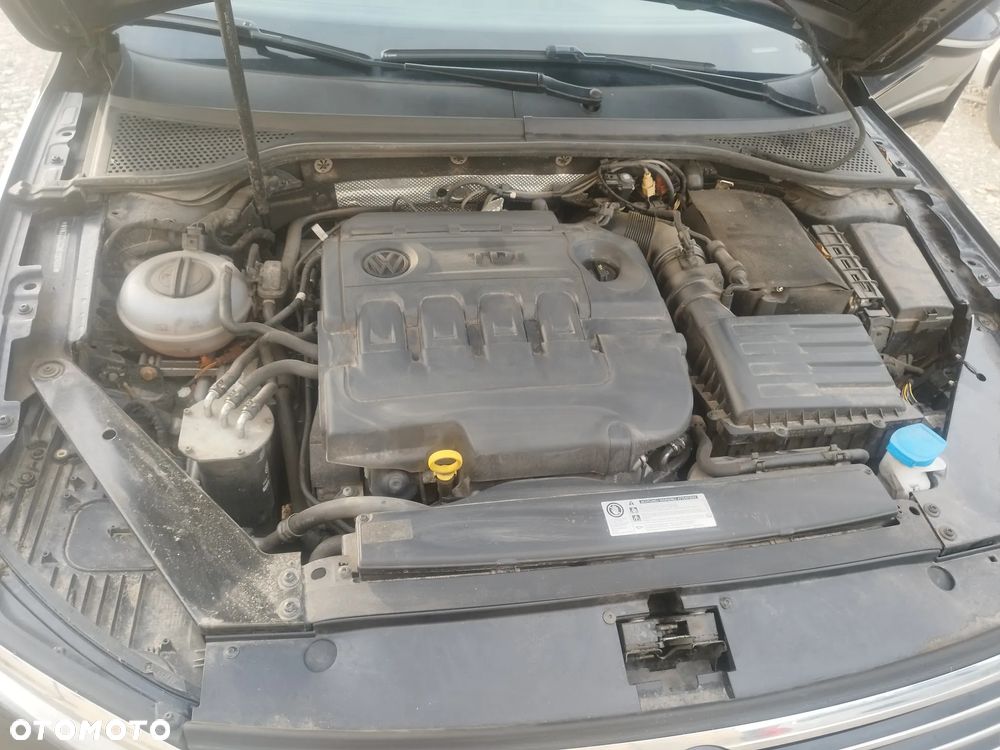 Volkswagen Passat Variant 2.0 TDI BMT Highline DSG - 25