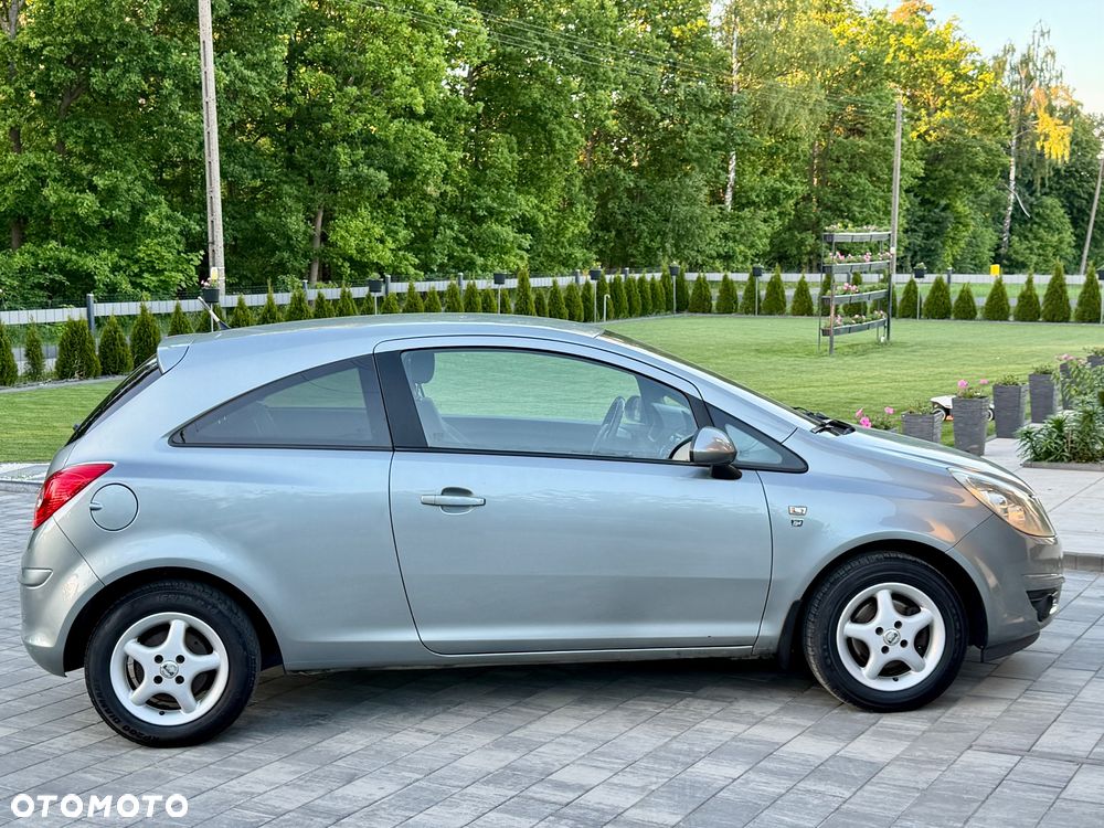Opel Corsa 1.4 16V Edition - 10