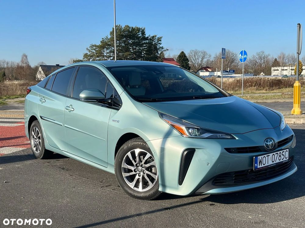 Toyota Prius Hybrid Executive - 2