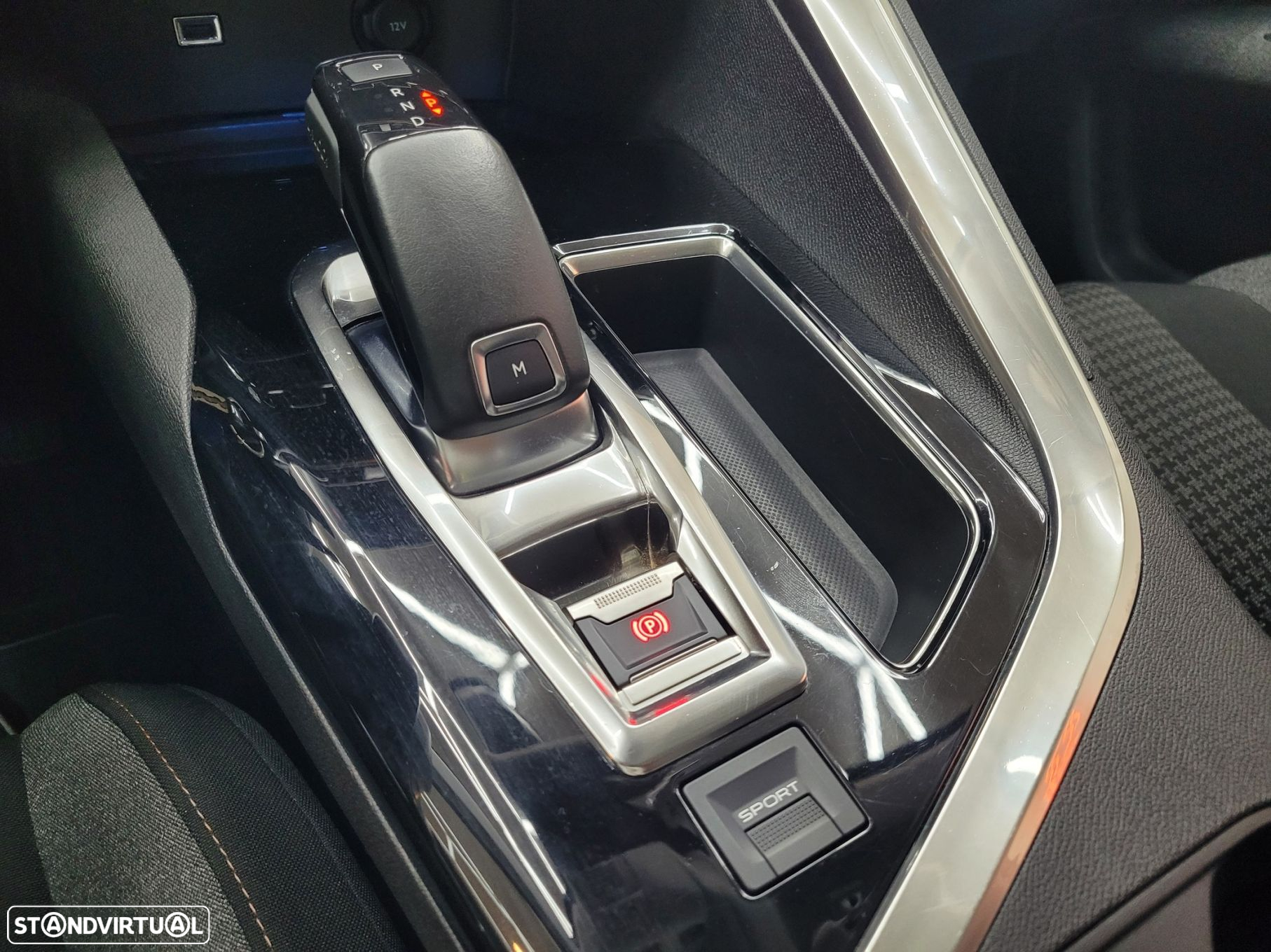 Peugeot 3008 1.2 PureTech Allure EAT8 - 37