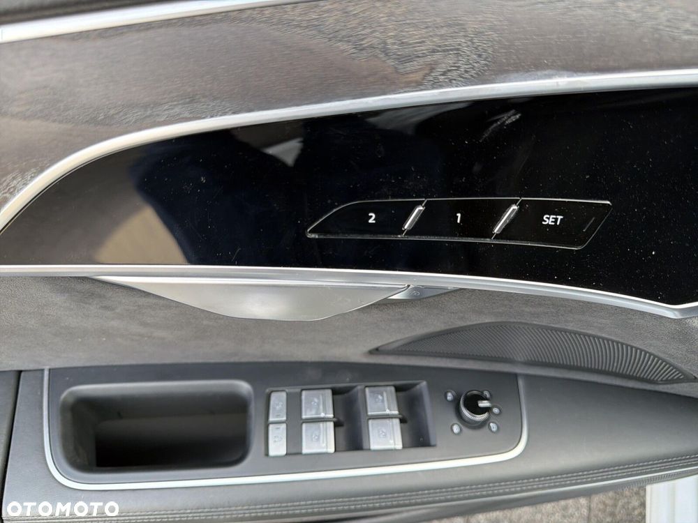 Audi A8 - 26