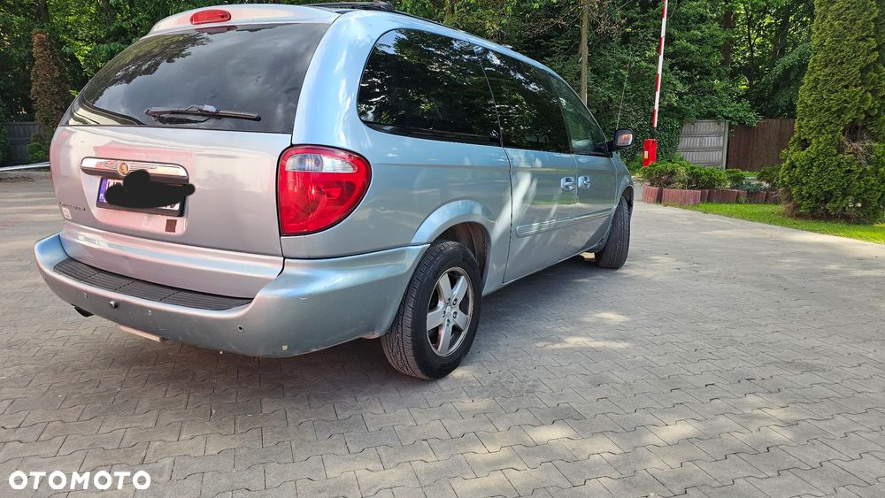 Dodge Grand Caravan - 4