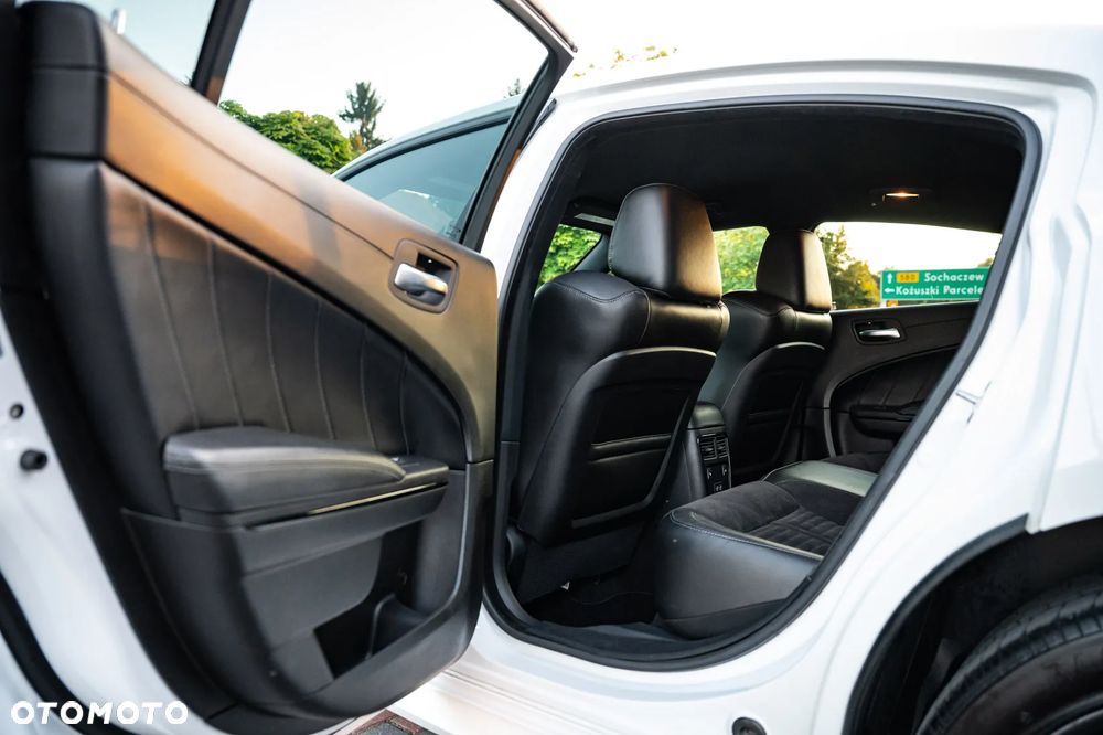 Dodge Charger 5.7 R/T Daytona - 26