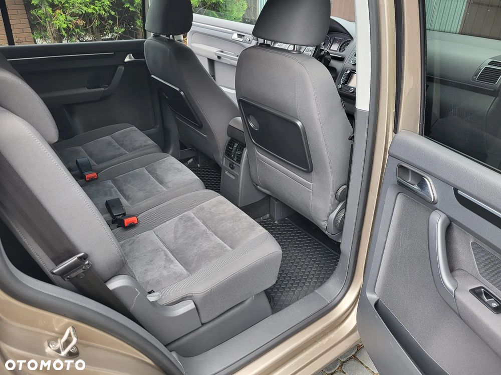 Volkswagen Touran 2.0 TDI Highline DSG - 9