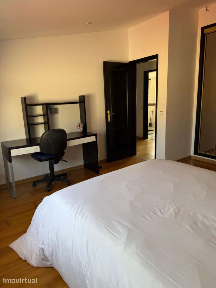 Quarto - localizado em Carcavelos Lisbon - Grande imagem: 4/9