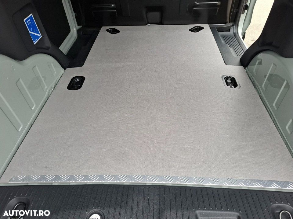 Ford Transit Courier - 9