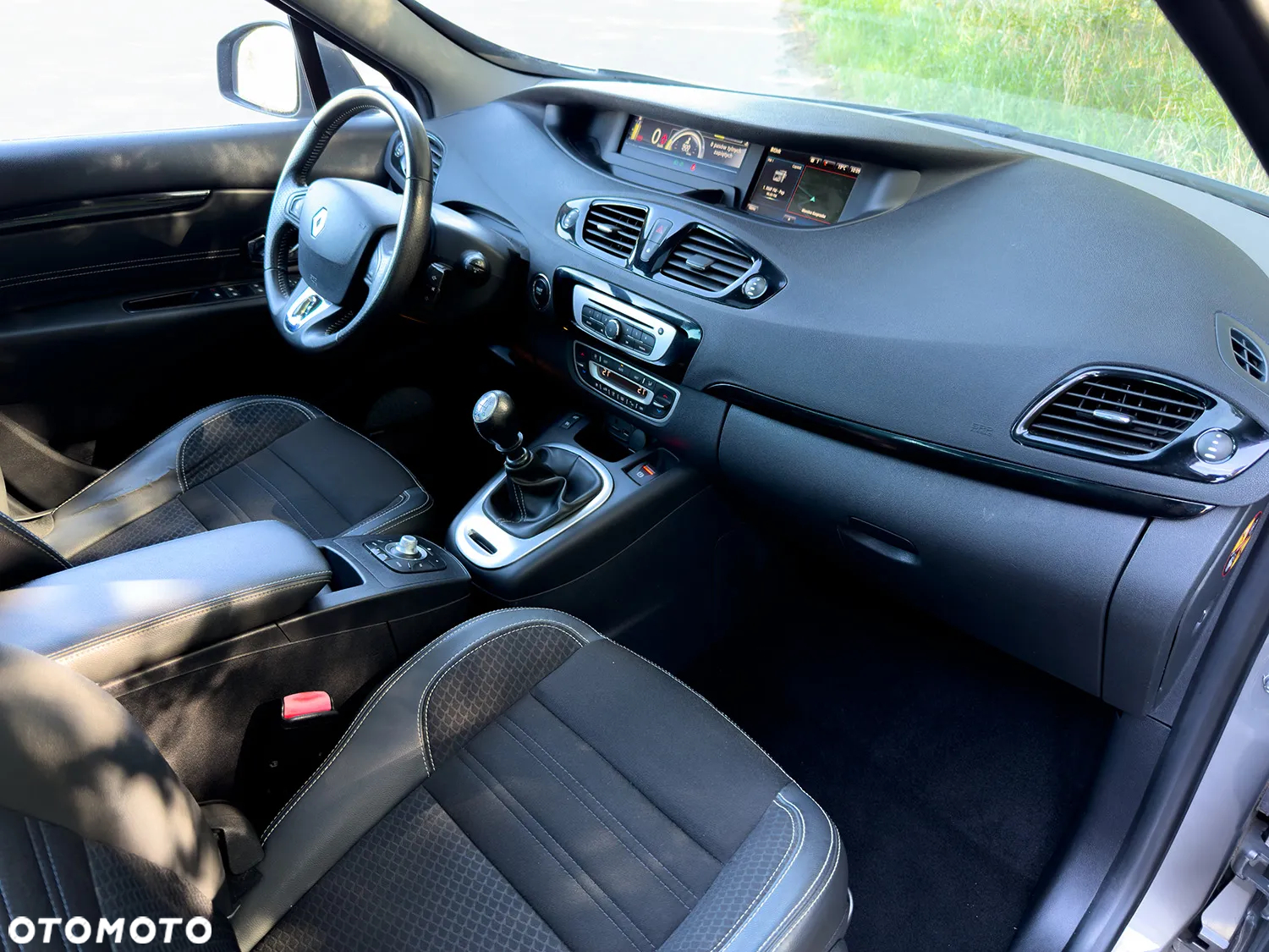 Renault Scenic 1.6 dCi Bose - 11
