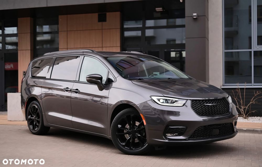 Chrysler Pacifica - 3