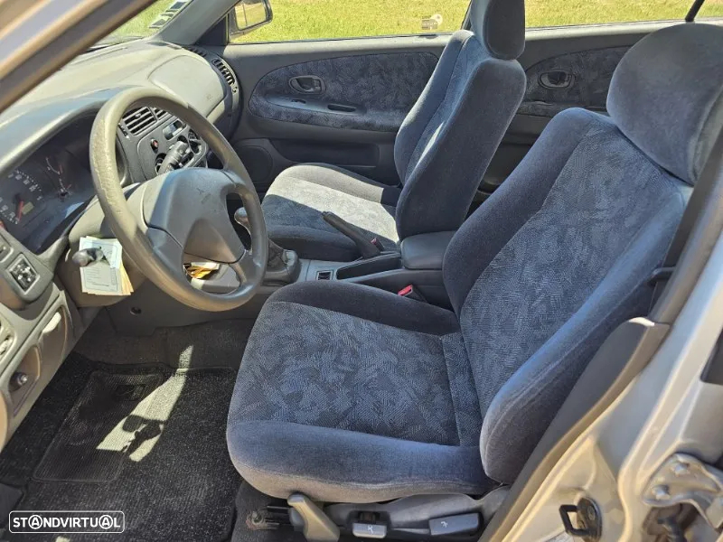 Mitsubishi Lancer 1.3 GLX - 12