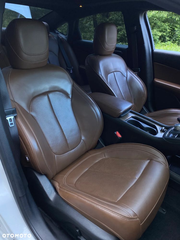 Chrysler 200 - 22