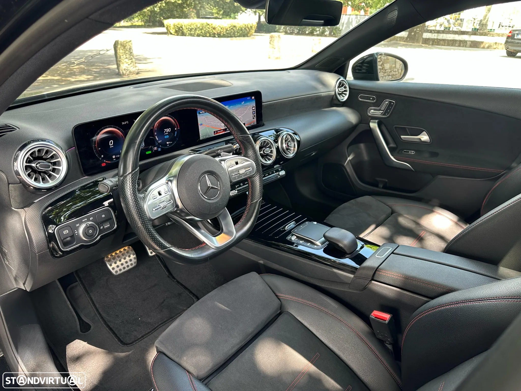 Mercedes-Benz A 250 e AMG Line - 8