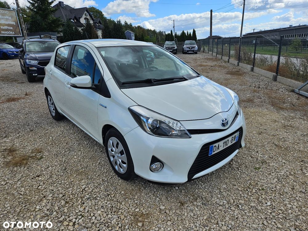Toyota Yaris Hybrid 100 Sol - 2
