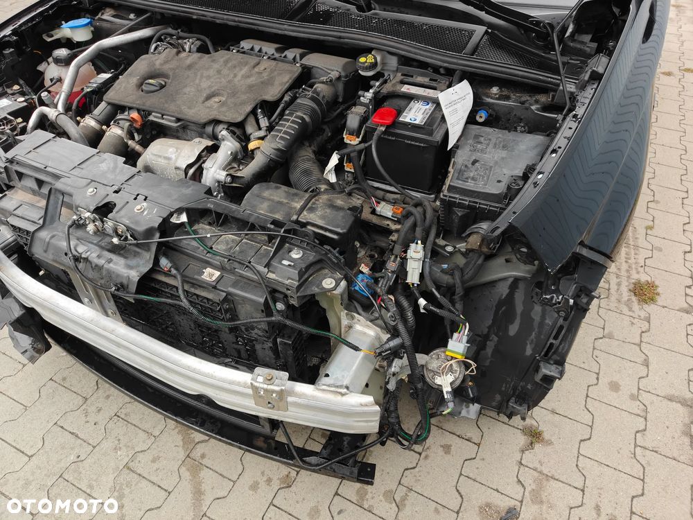 Peugeot 308 BlueHDi FAP 130 EAT8 Stop & Start GT - 8