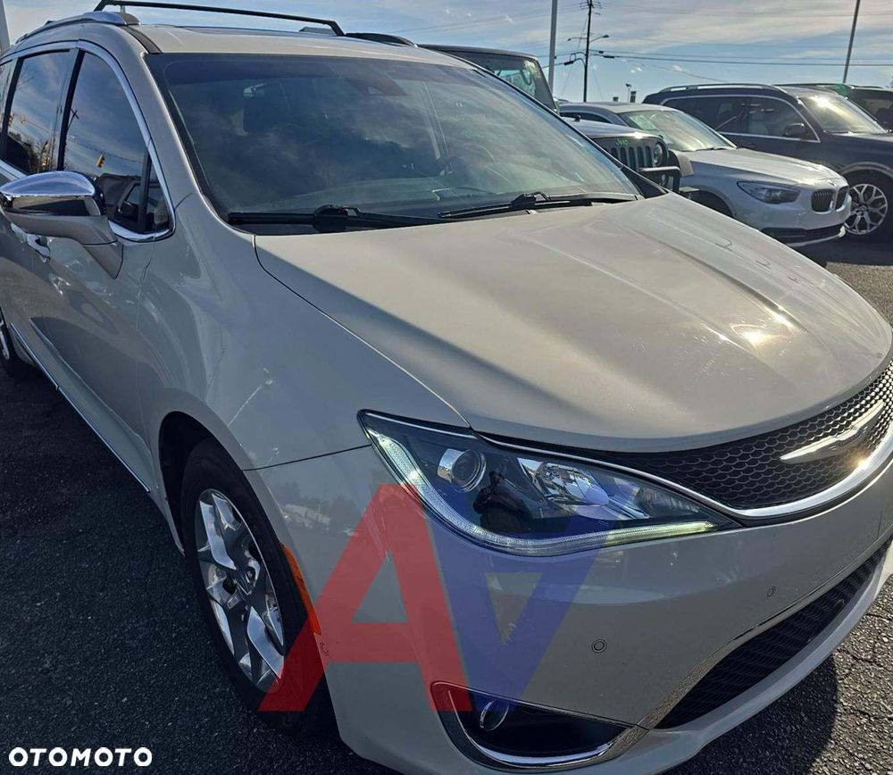 Chrysler Pacifica - 2