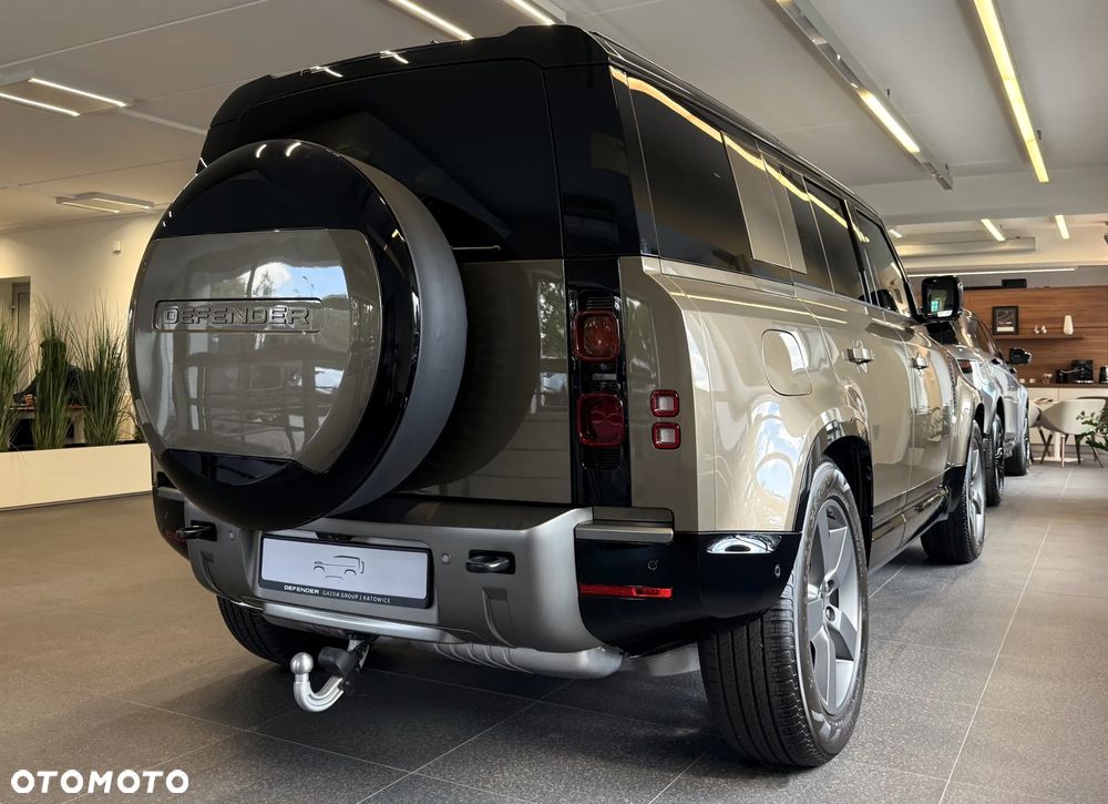 Land Rover Defender 110 D200 X-Dynamic SE - 2