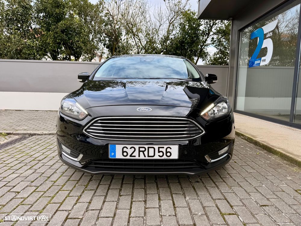 Ford Focus 1.0 EcoBoost S&S TITANIUM - 2
