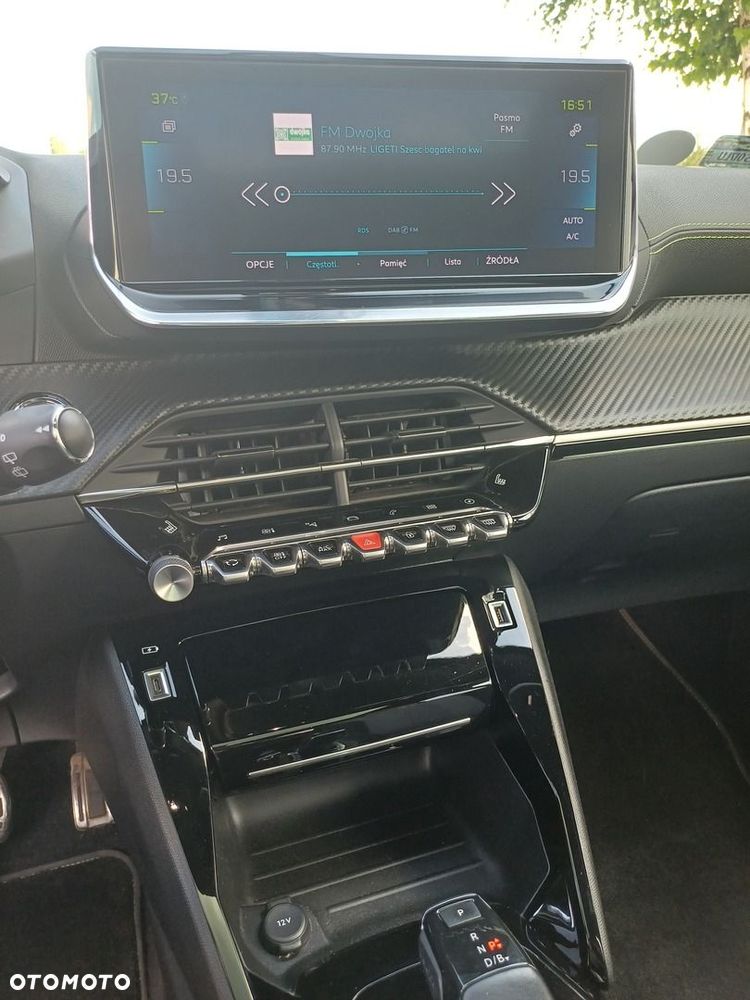 Peugeot 2008 50kWh GT - 17