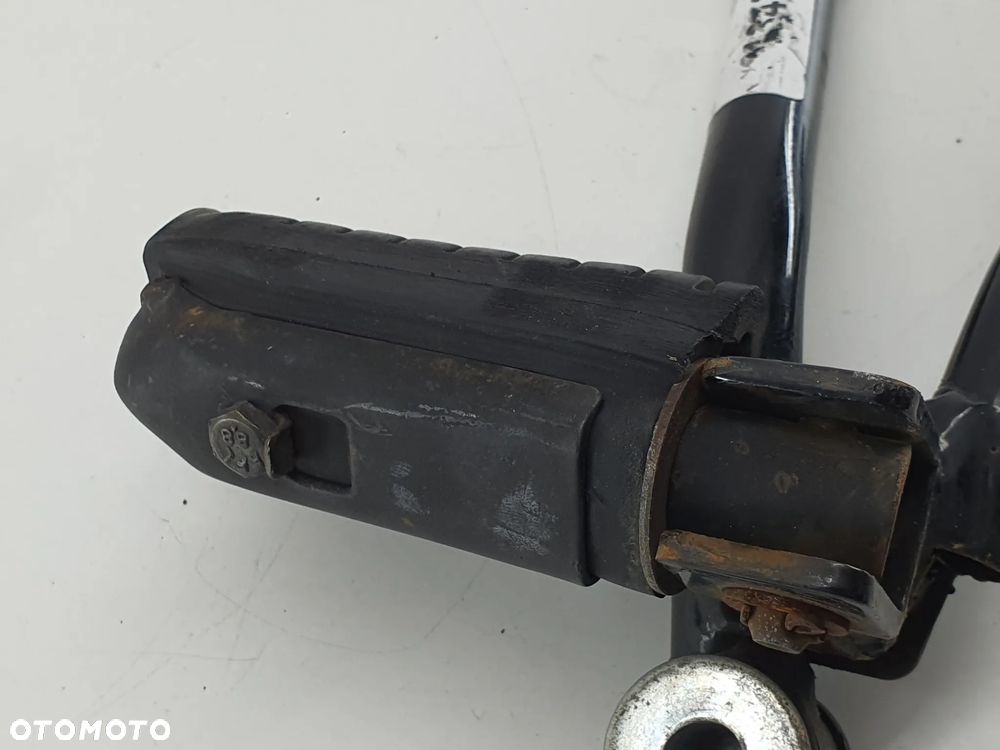 HONDA CBF 125 JC40 SET PODNÓŻEK PASAŻERA PRAWY - 7