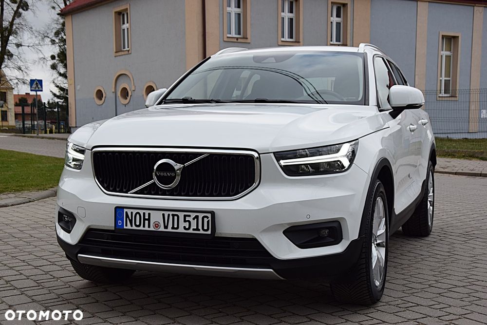 Volvo XC 40 T3 Geartronic Momentum Pro - 1