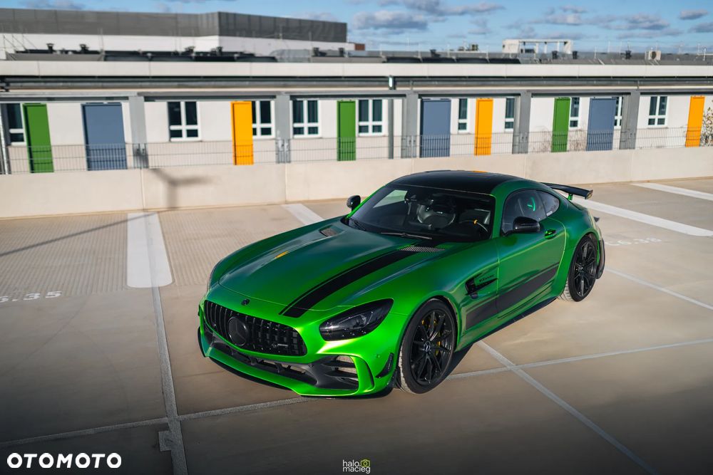Mercedes-Benz AMG GT R - 9
