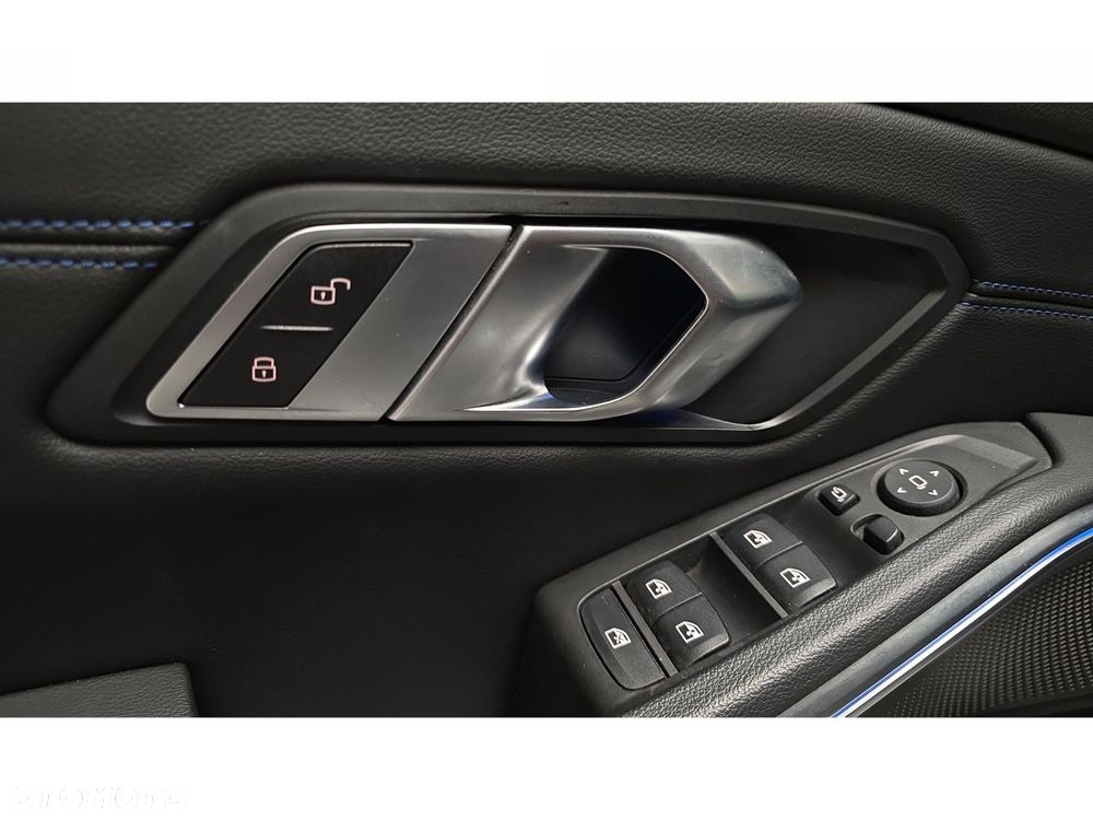 BMW Seria 3 320d xDrive mHEV M Sport - 29