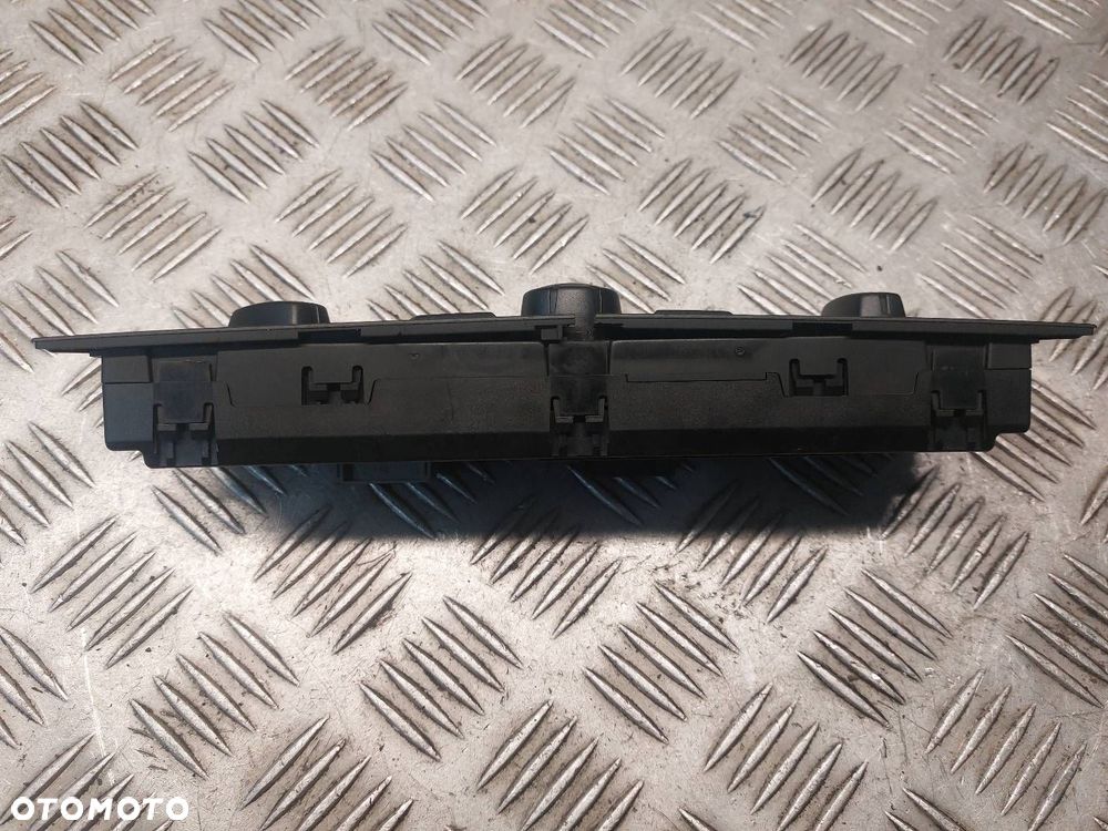 PANEL NAWIEWU BMW E87 118d 6988064 - 3