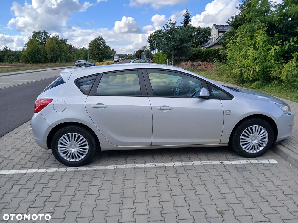 Opel Astra - 2