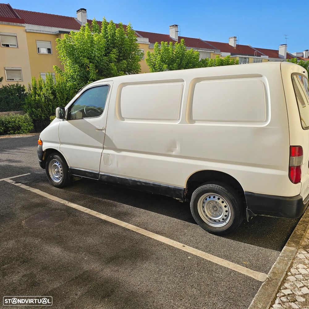 Toyota HIACE - 4