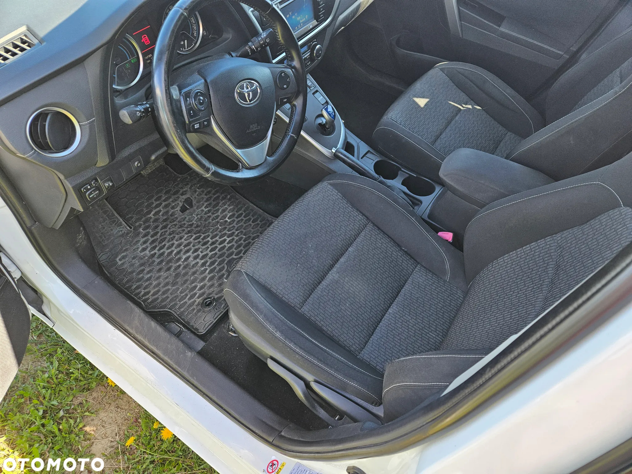 Toyota Auris 1.8 HSD Prestige NAVI - 8