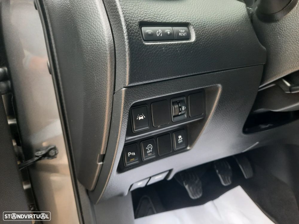 Nissan Qashqai 1.5 dCi N-Connecta 18 - 24