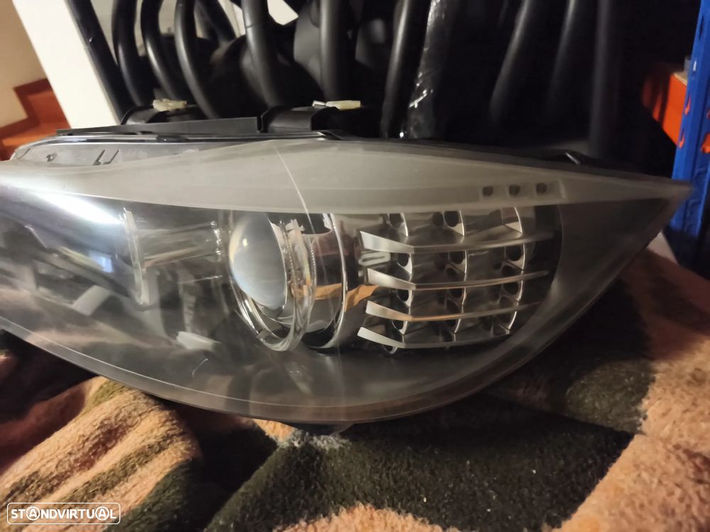 Farol esquerdo BMW E90 E91 LCI bi-xenon - 2